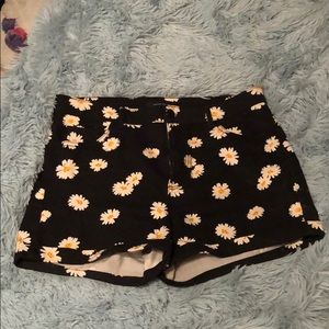 High Waisted Daisy Shorts Size 12